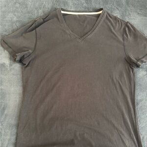 Lululemon Men’s Large Dark Brown V-Neck Short Sleeve Athletic T-Shirt